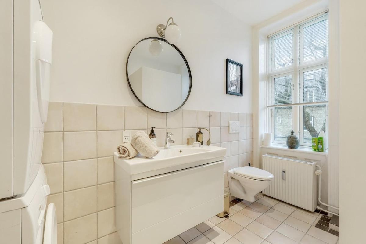 Homely And Spacious In Cph * København