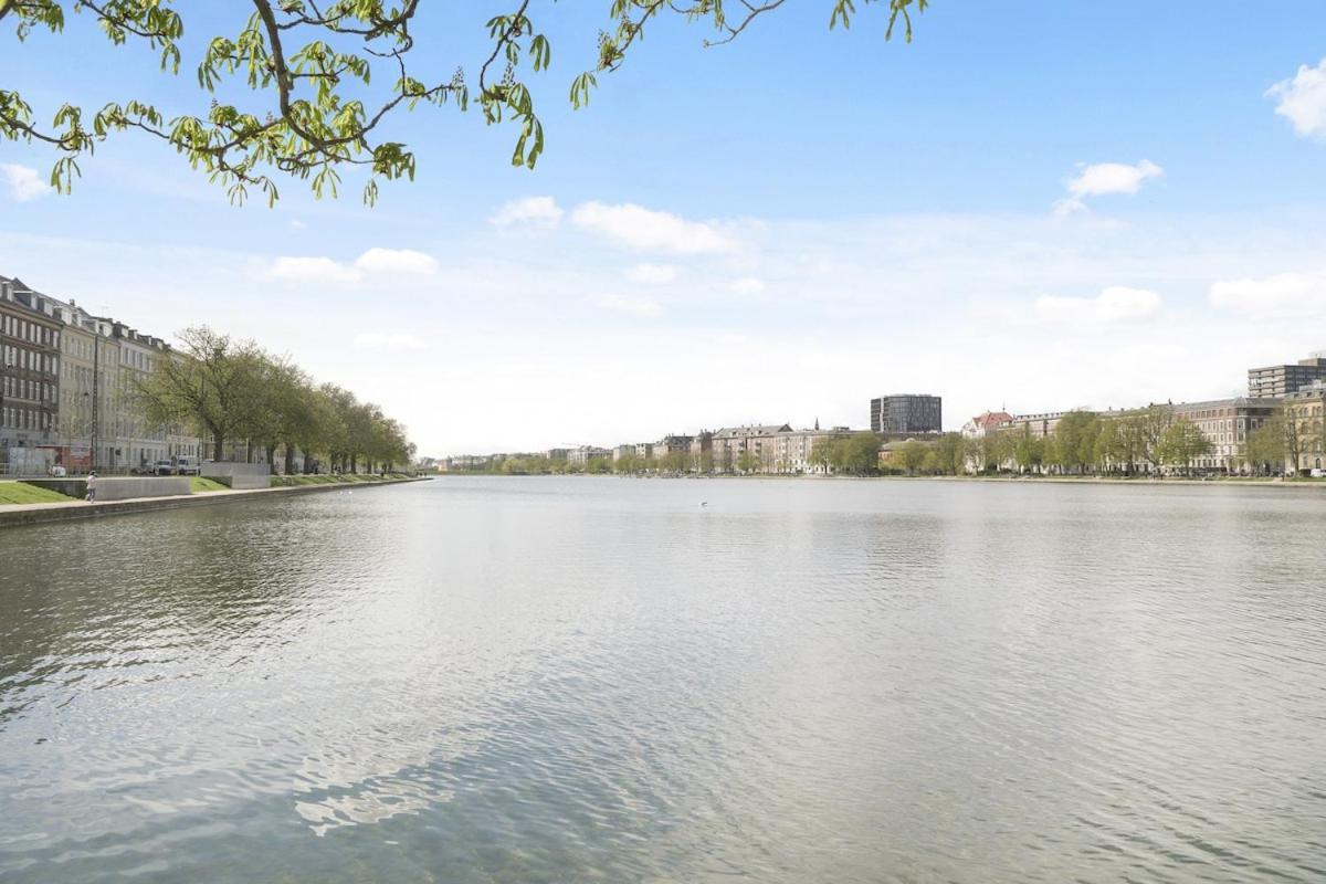 Homely And Spacious In Cph